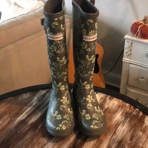 Green Rain boots size 8